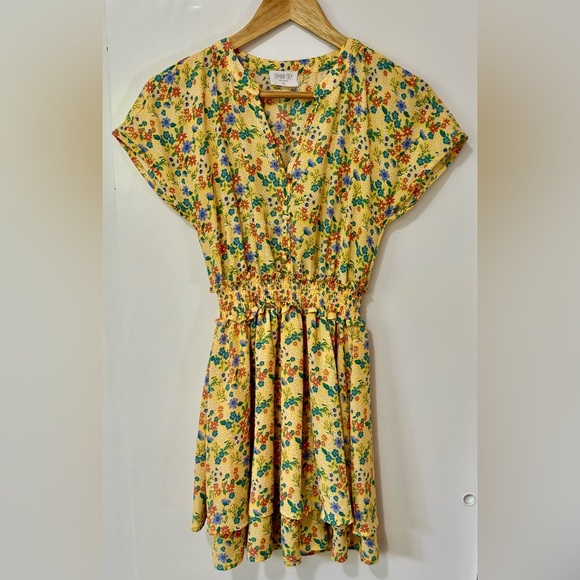 Sienna Sky| Pretty Sundress Yellow Floral Layered Skirt V-Neck Mini-Dress Sz XS - Picture 1 of 4